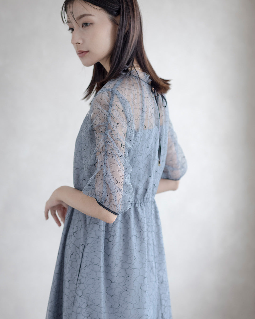 【S~4L】バックリボン配色レースドレス 105028ダスティブルー