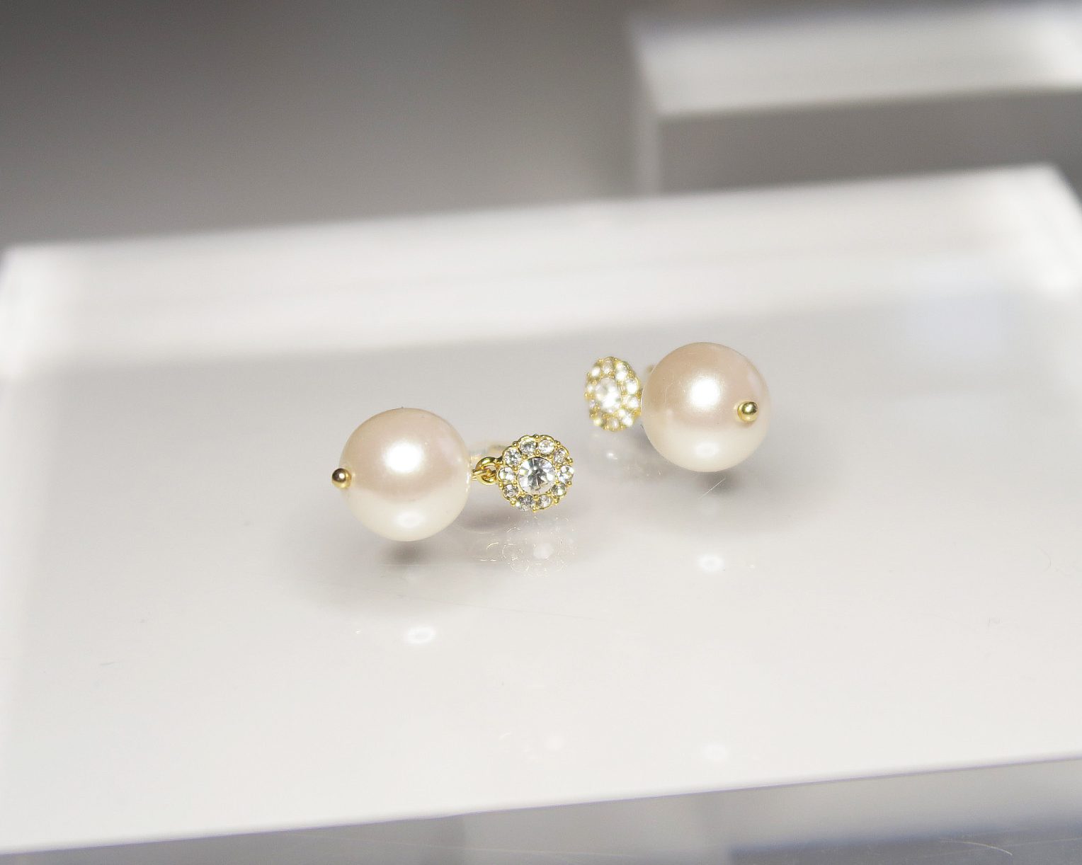 【アレルギー対応】フラワービジューパールセラミックピアス 130145CP