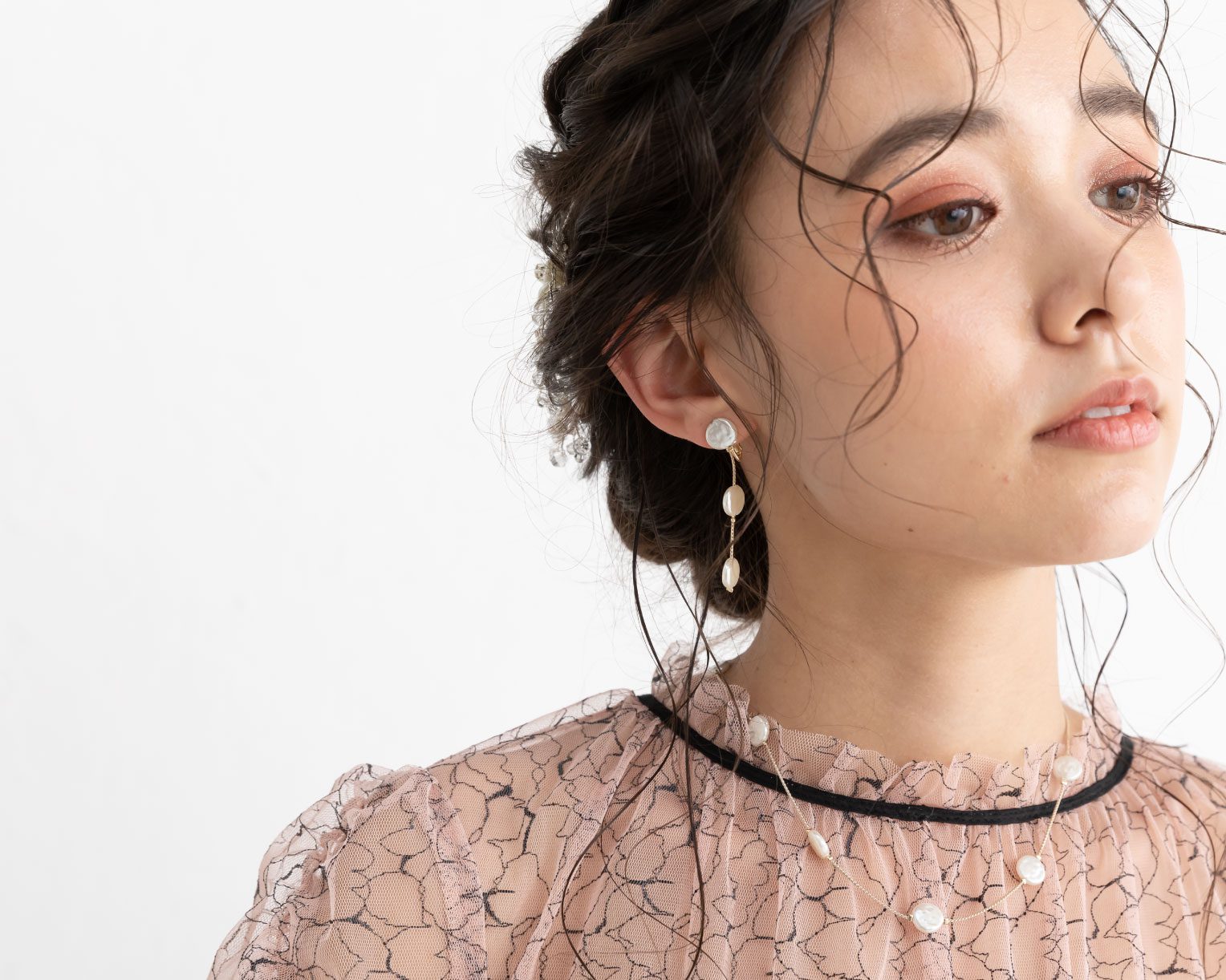 結婚式 おしゃれ ピアス イヤリング 人気 トレンド 韓国 ビジュー パール 二次会 インスタグラマー ゴールド アクセサリー