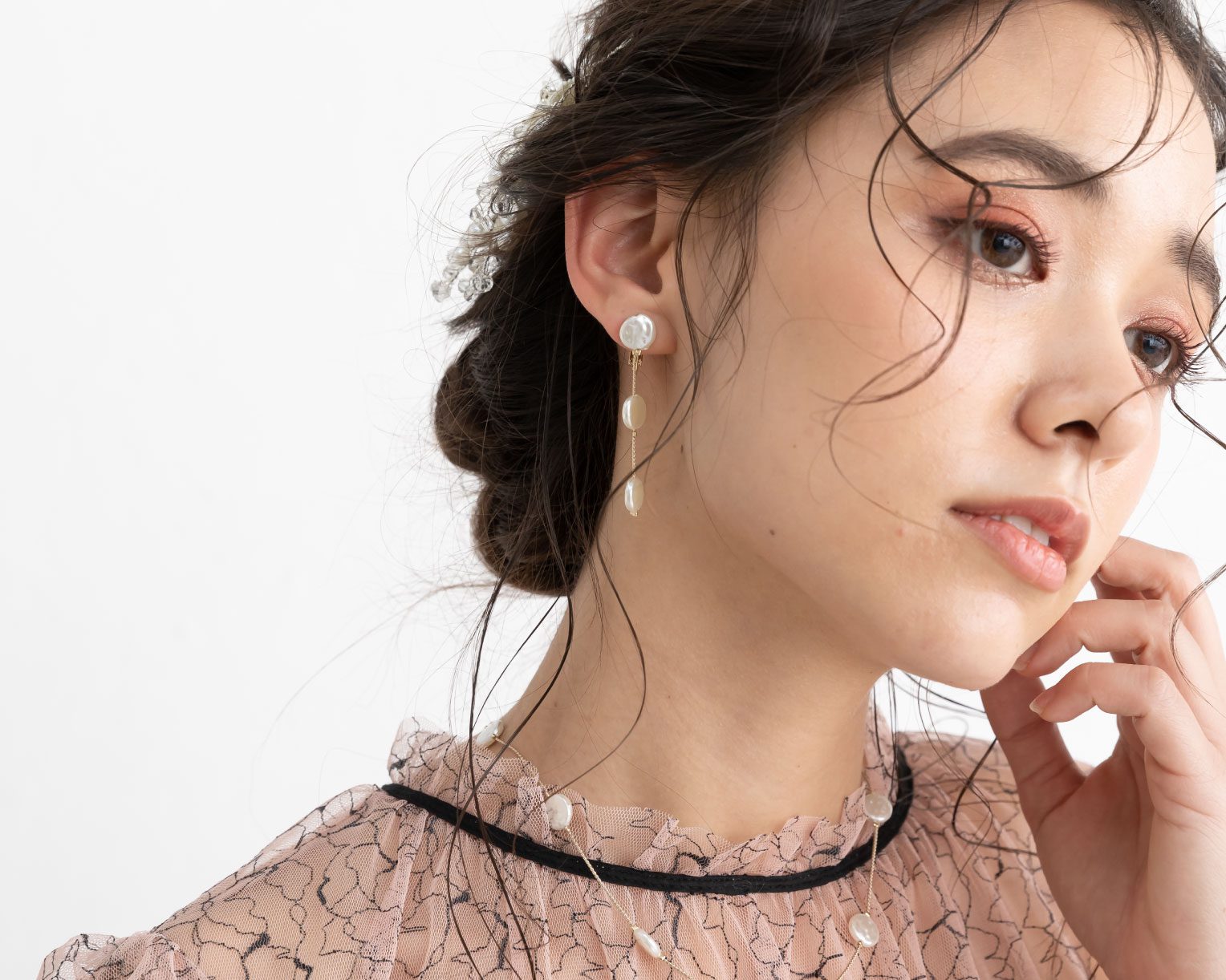 結婚式 おしゃれ ピアス イヤリング 人気 トレンド 韓国 ビジュー パール 二次会 インスタグラマー ゴールド アクセサリー