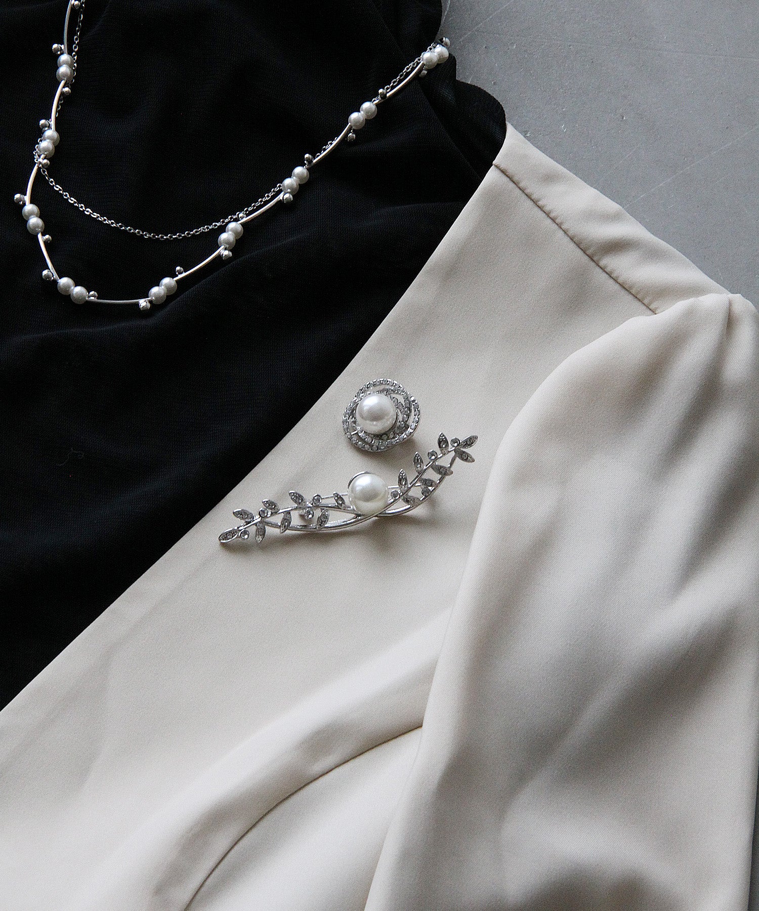 ブローチ2点セット(リーフパール) 56047