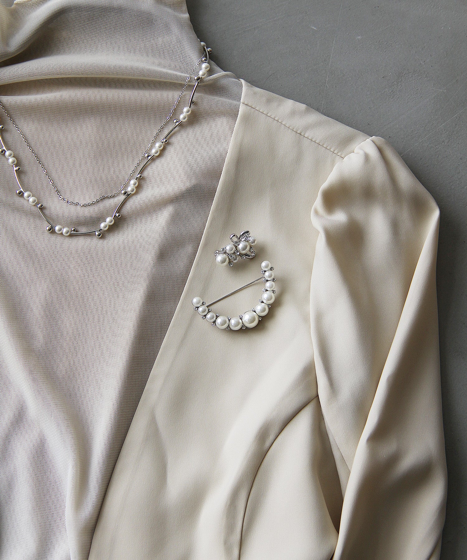 ブローチ2点セット(アーチパール) 56048