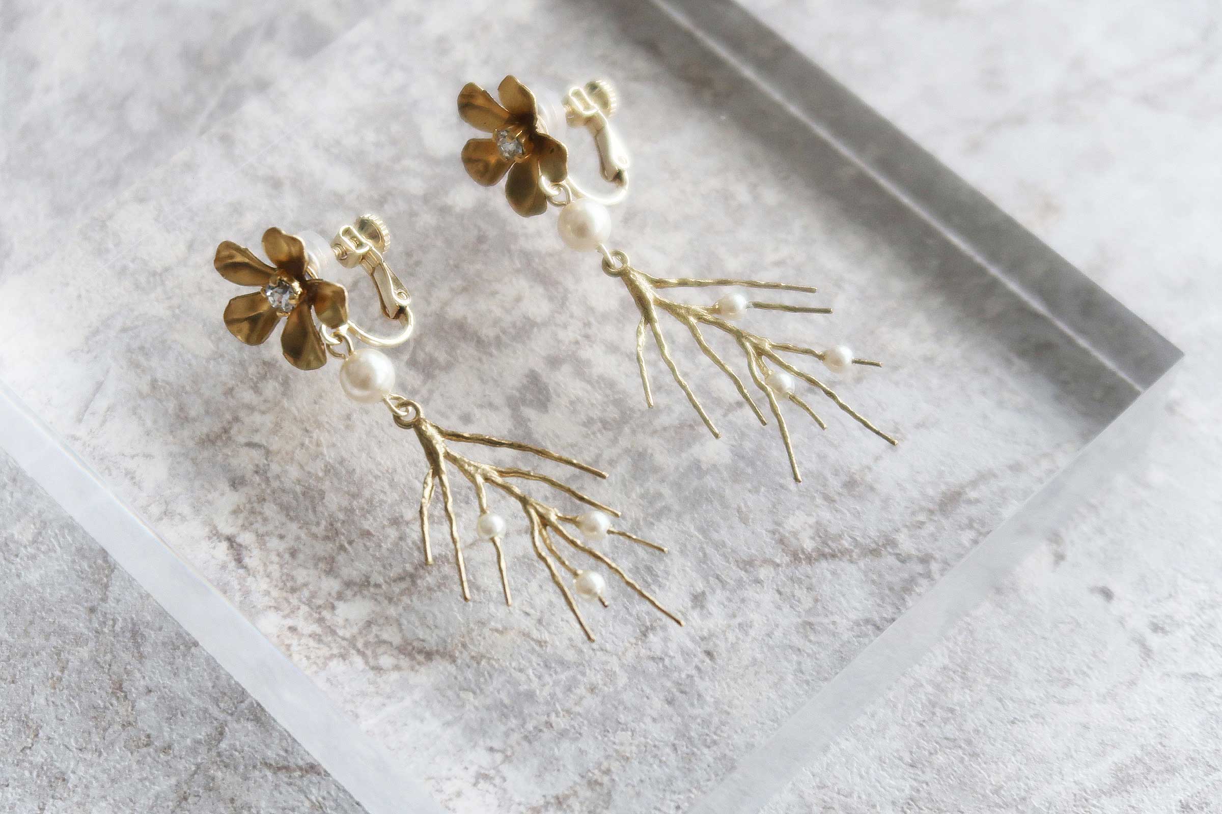 Brass twig flowerイヤリング bh006