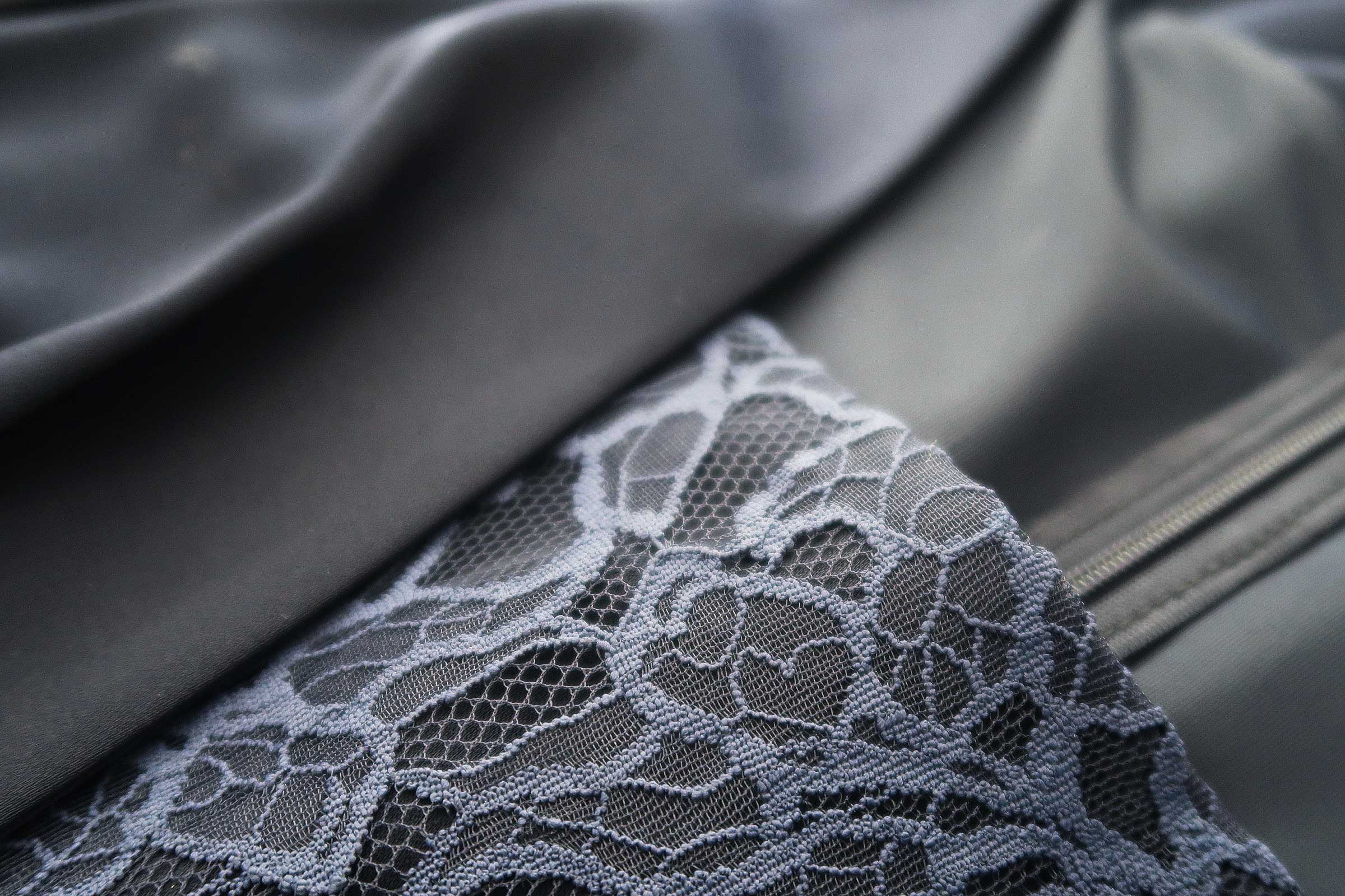 ポケット付き胸元レースマルチドレス 105023ネイビー