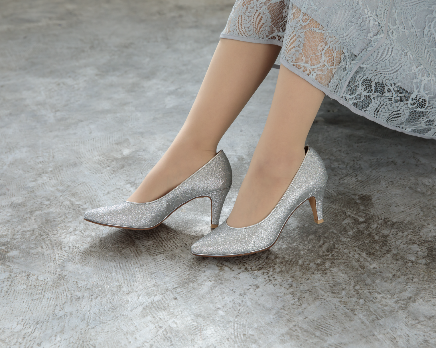 結婚式 パンプス シューズ おしゃれ 可愛い 楽ちん ランキング 大きいサイズ 人気 走れる 幅広 ゆったり 痛くない 歩きやすい 7cm ヒール 24.5cm 25.0cm お呼ばれ 謝恩会 パーティー 疲れにくい 3E 相当