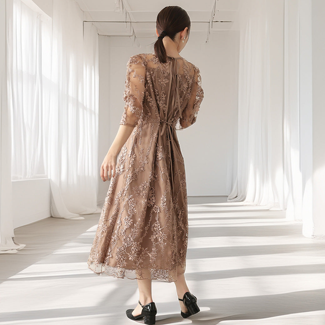 花柄刺繍ミディ丈ドレス h321156 モカブラウン【S/M/L/LL/3L/4Lサイズ展開】