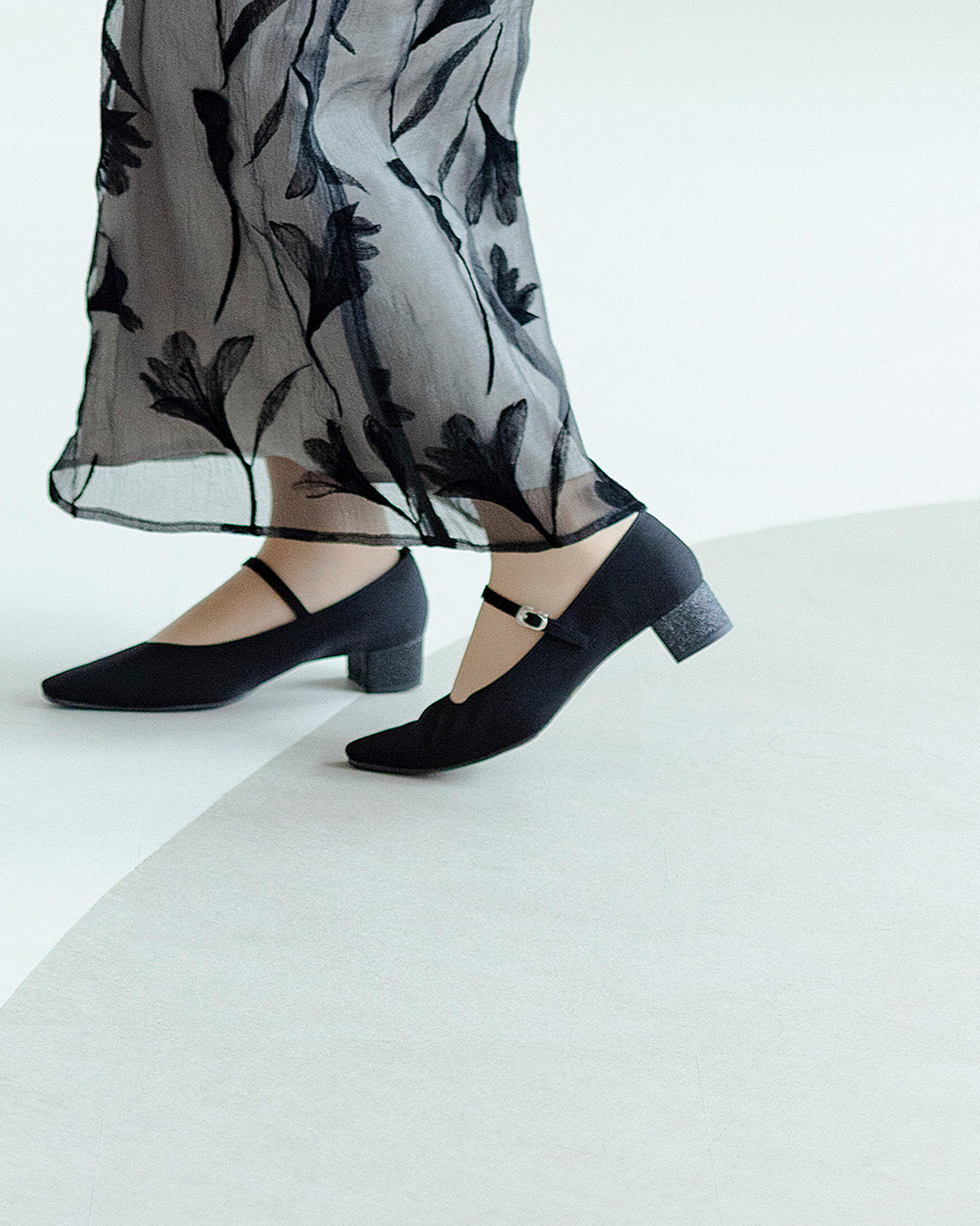 チャンキーヒールパンプス PL3501