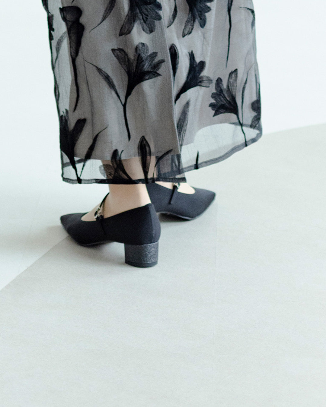 チャンキーヒールパンプス PL3501