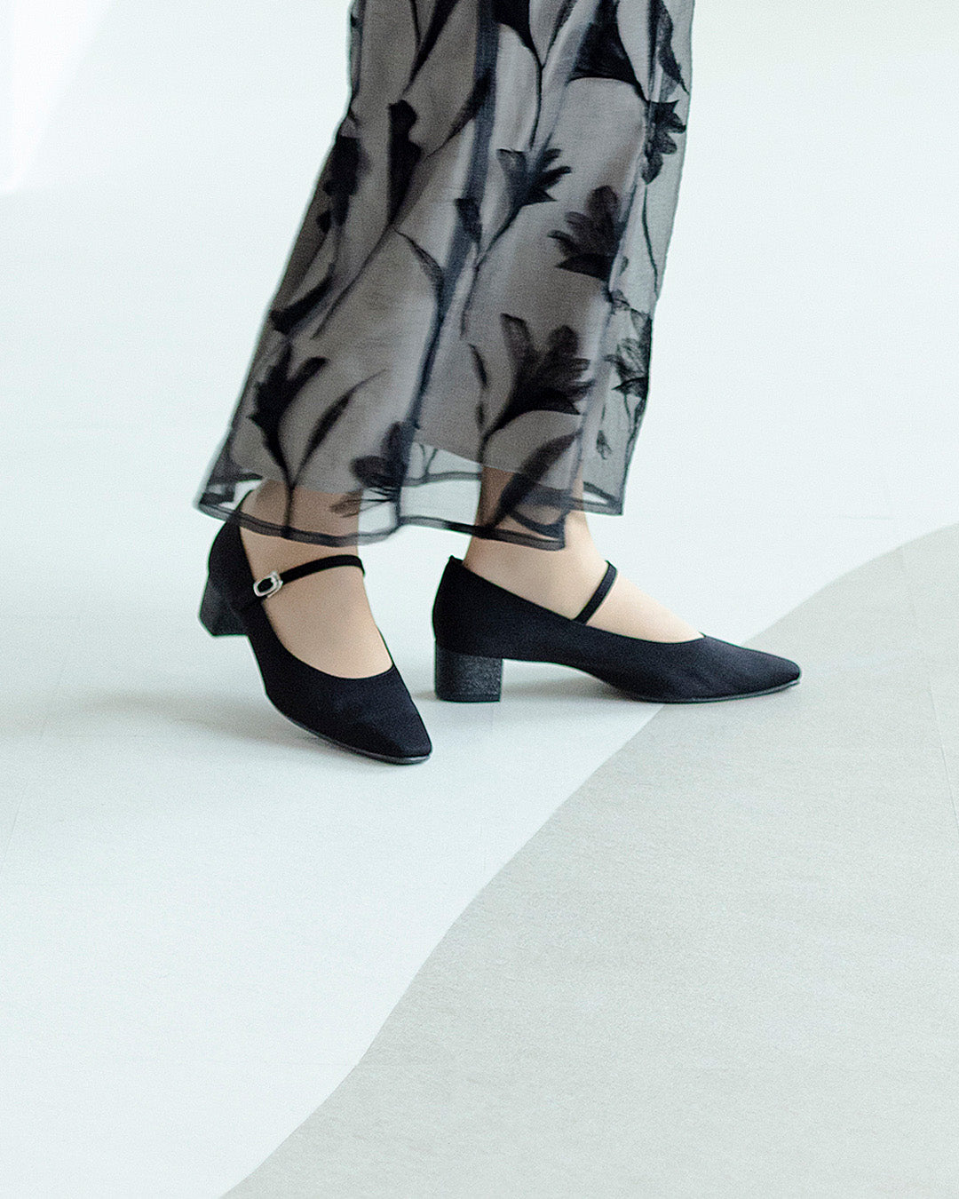 チャンキーヒールパンプス PL3501