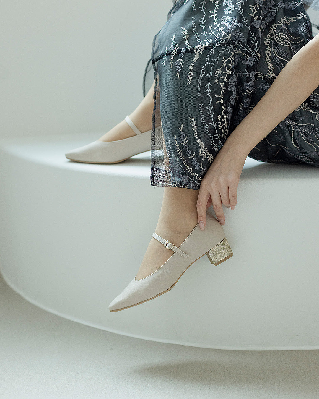 チャンキーヒールパンプス PL3501