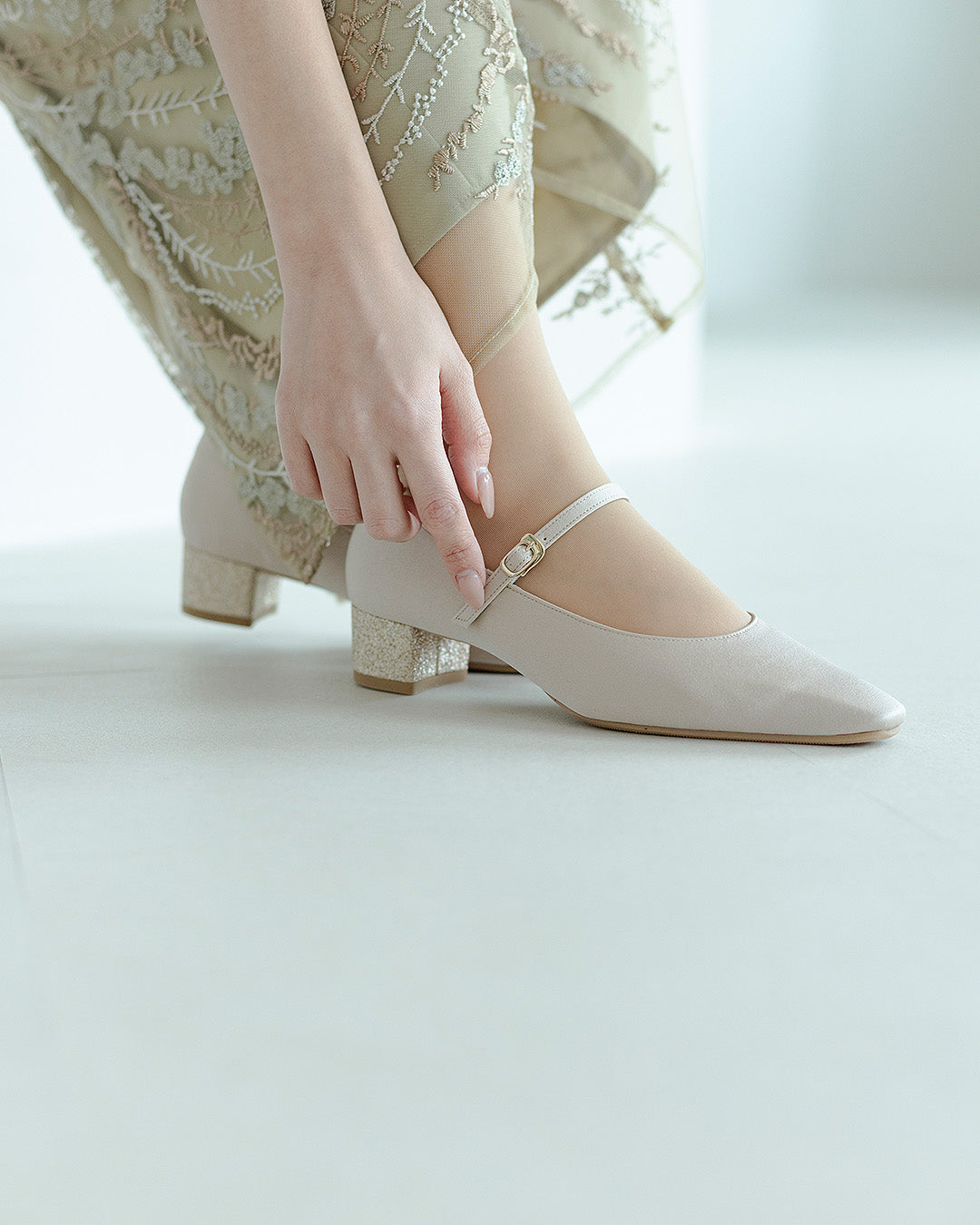 チャンキーヒールパンプス PL3501