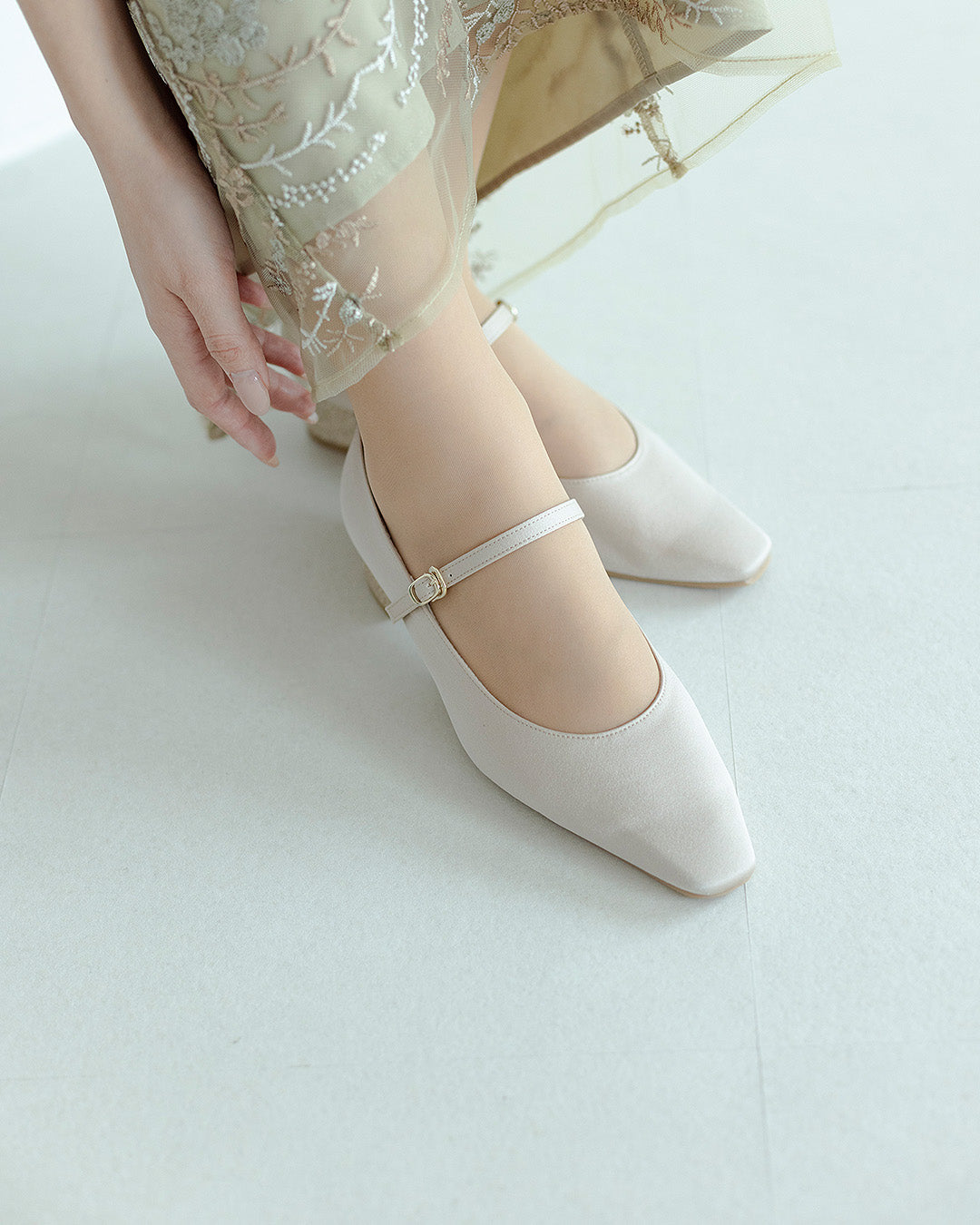 チャンキーヒールパンプス PL3501