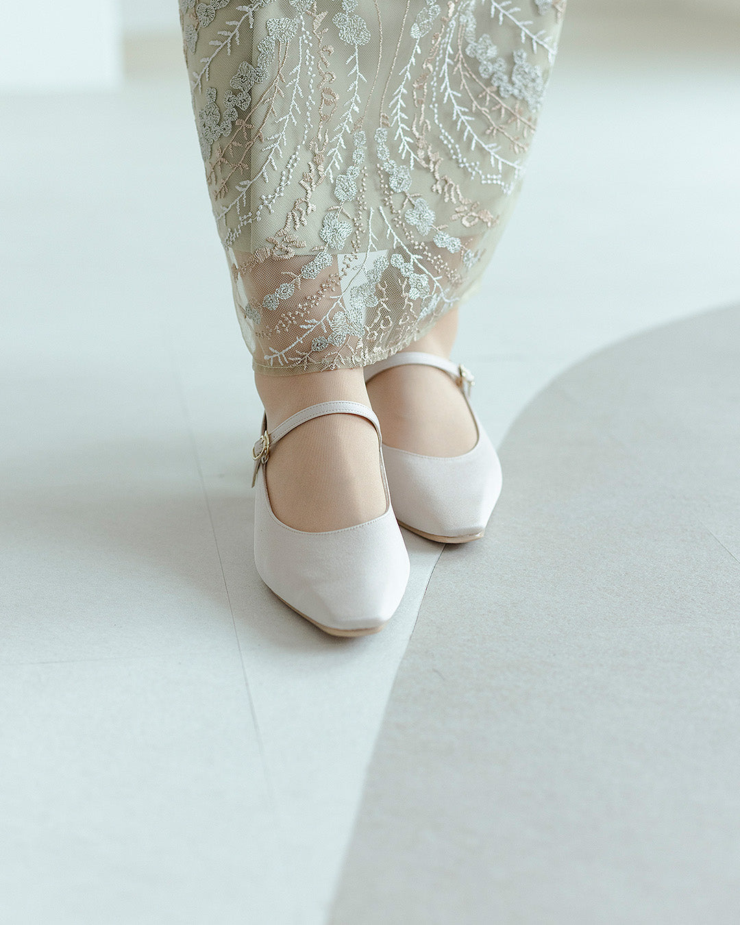 チャンキーヒールパンプス PL3501