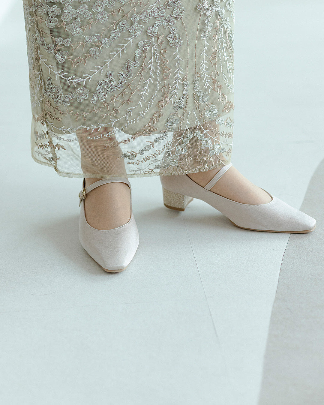 チャンキーヒールパンプス PL3501