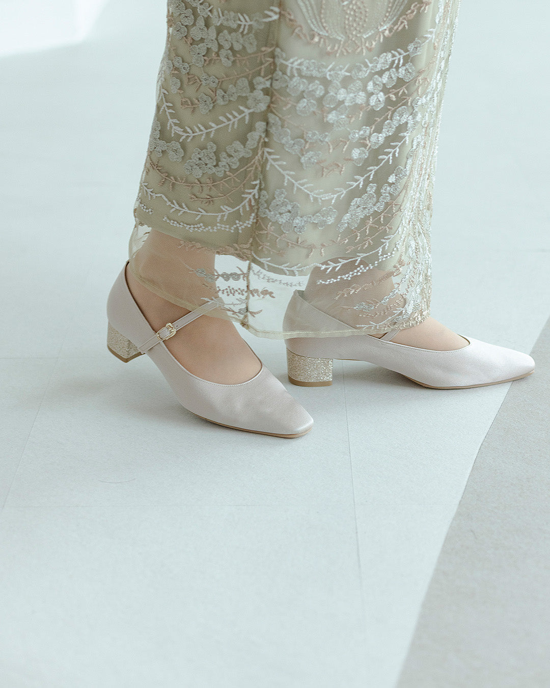 チャンキーヒールパンプス PL3501