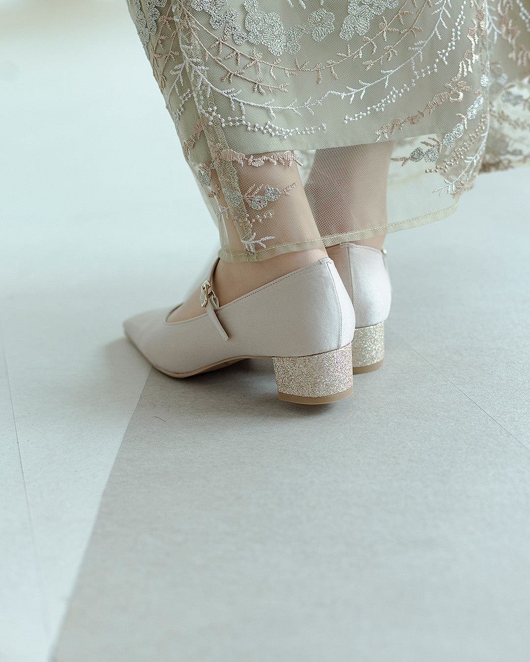 チャンキーヒールパンプス PL3501