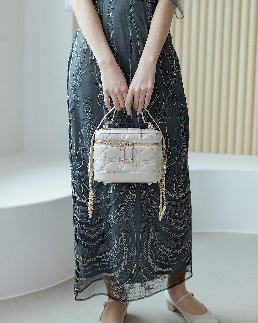 【 ALTROSE 】 キルティング バニティバッグ エレブ rb332975