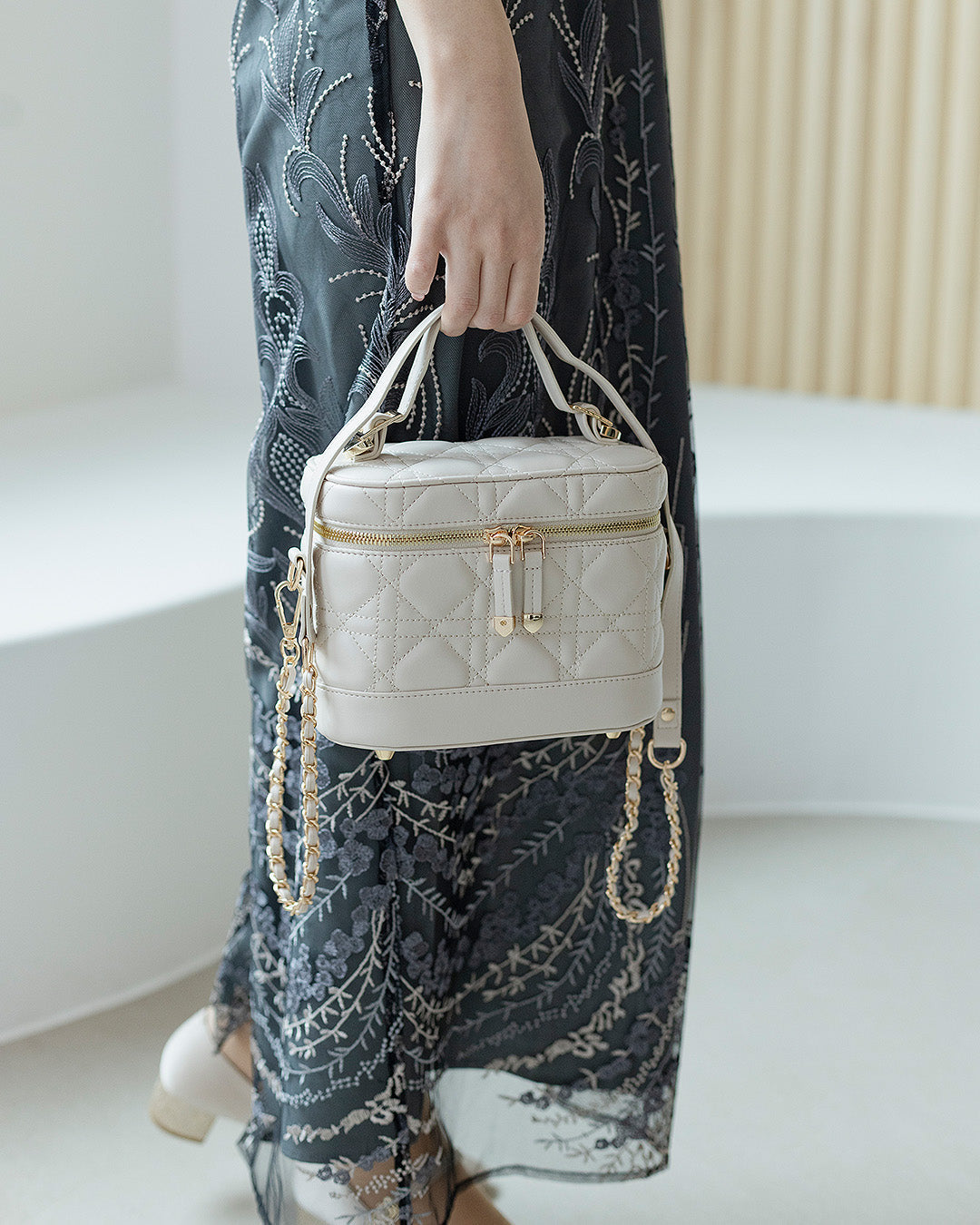 【 ALTROSE 】 キルティング バニティバッグ エレブ rb332975