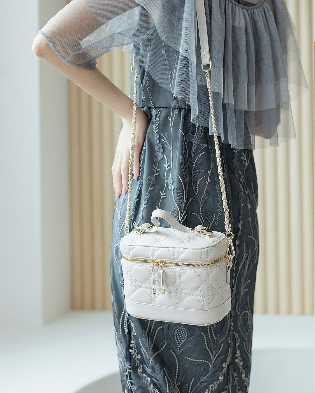 【 ALTROSE 】 キルティング バニティバッグ エレブ rb332975