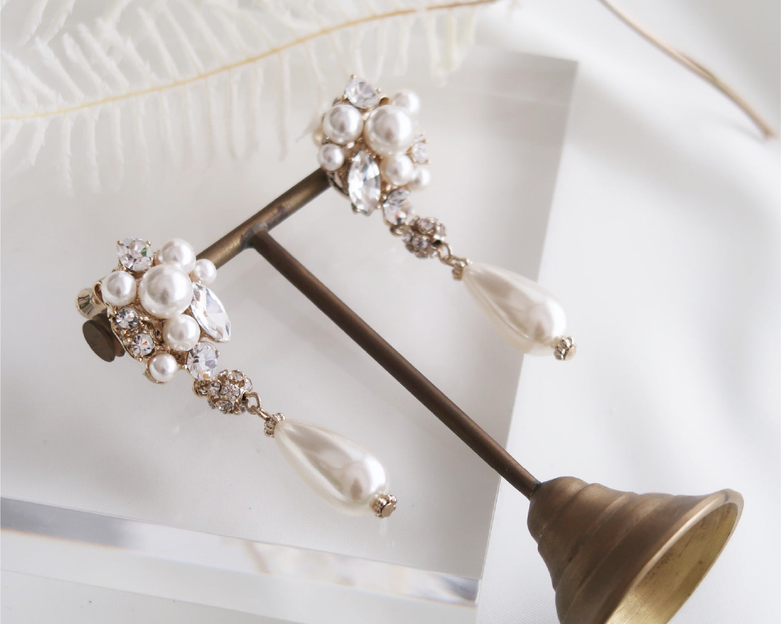 結婚式 おしゃれ ピアス イヤリング 人気 トレンド 韓国 ビジュー パール 二次会 インスタグラマー ゴールド アクセサリー