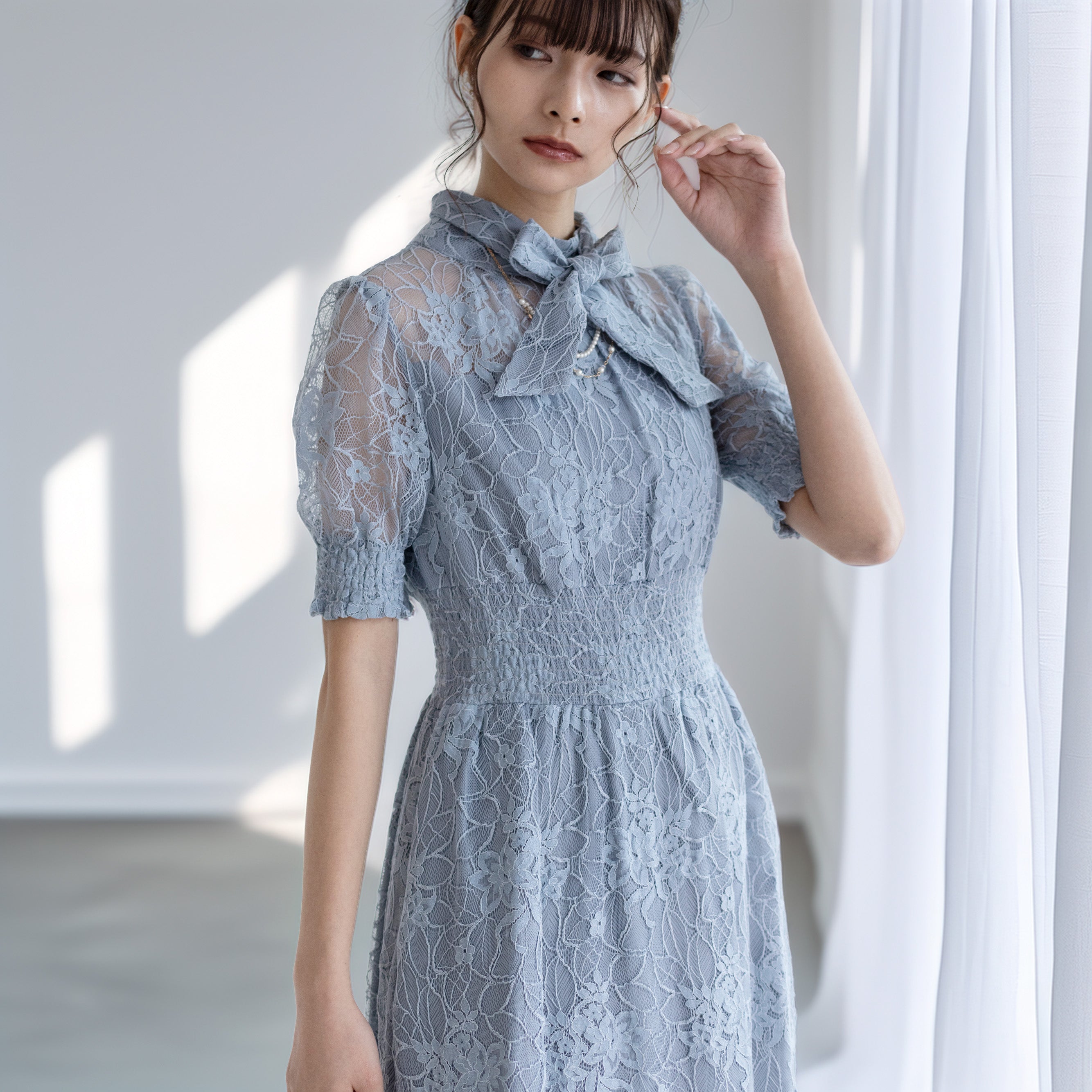 バックリボンシャーリングレース2WAYドレス　105029ダスティブルー【S/M/L/LL/3L/4Lサイズ展開】