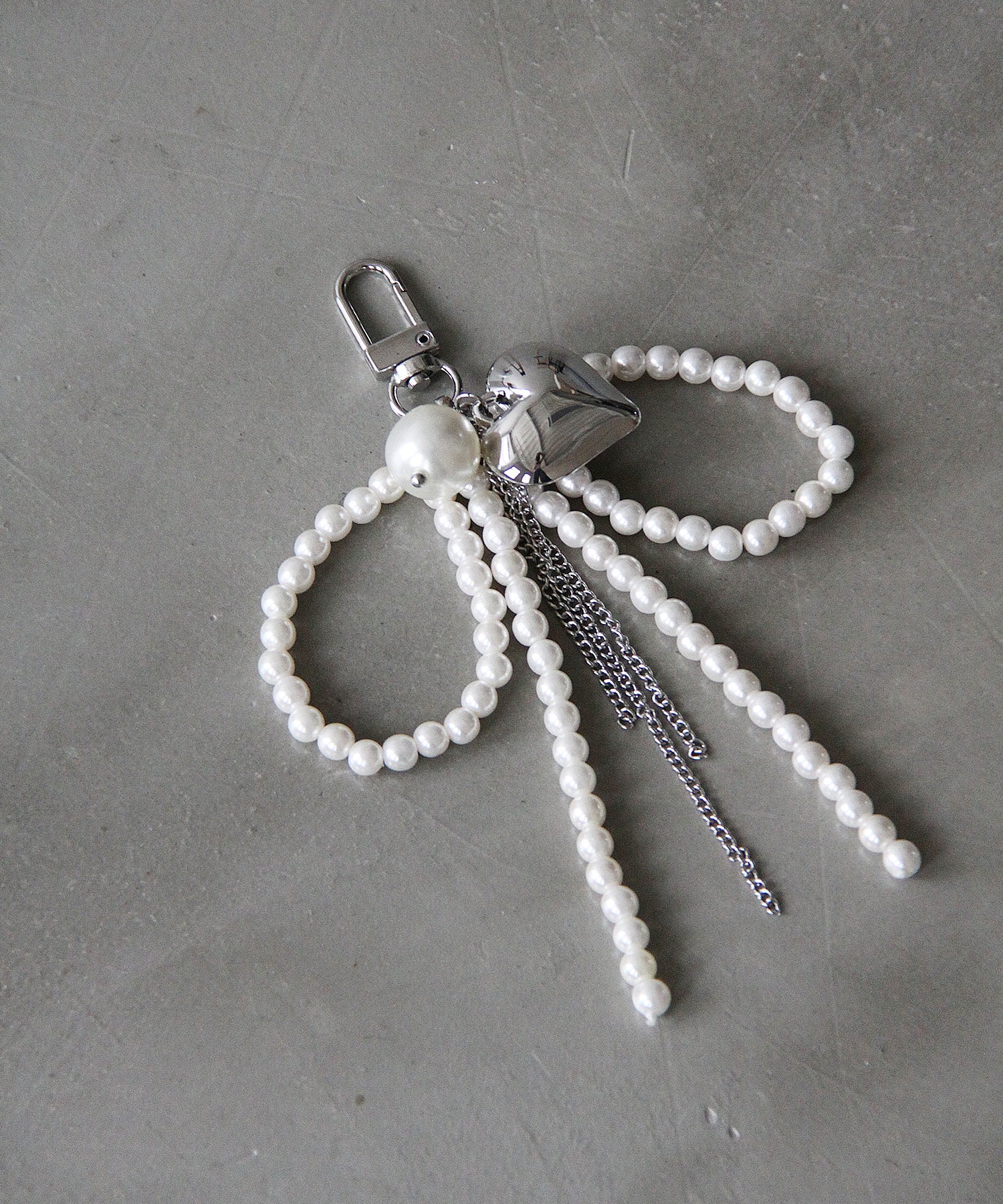 パールリボン バッグチャーム ハート付き　56050