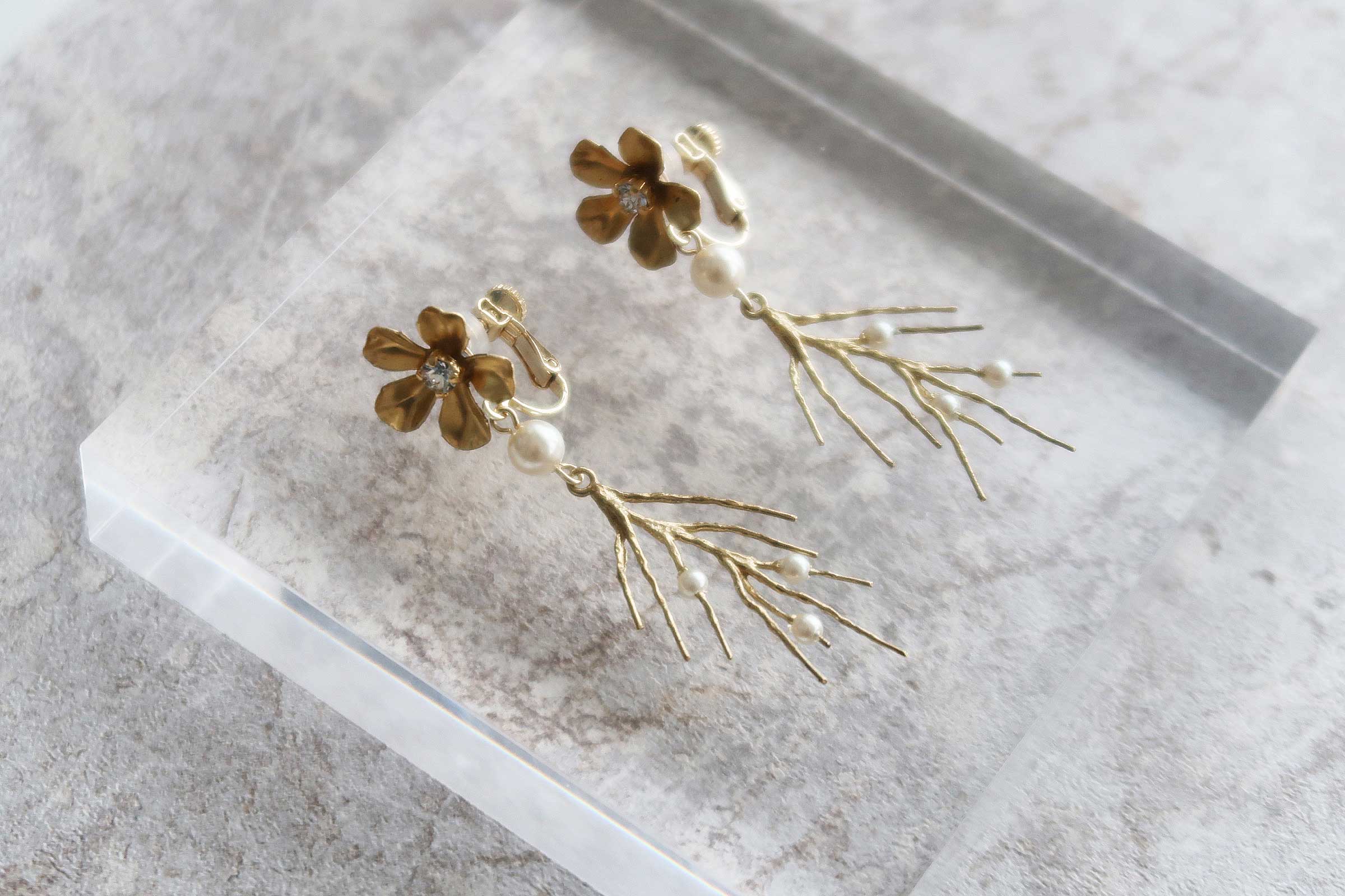 Brass twig flowerイヤリング　bh006