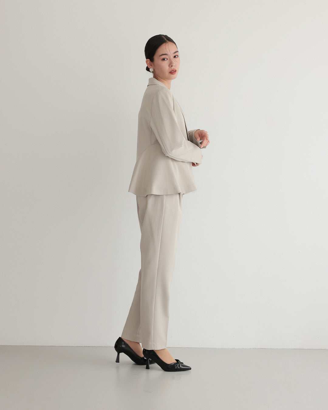 [ Placebo ] 【手洗いOK】サイドフレアセットアップスーツ  h125606 ベージュ