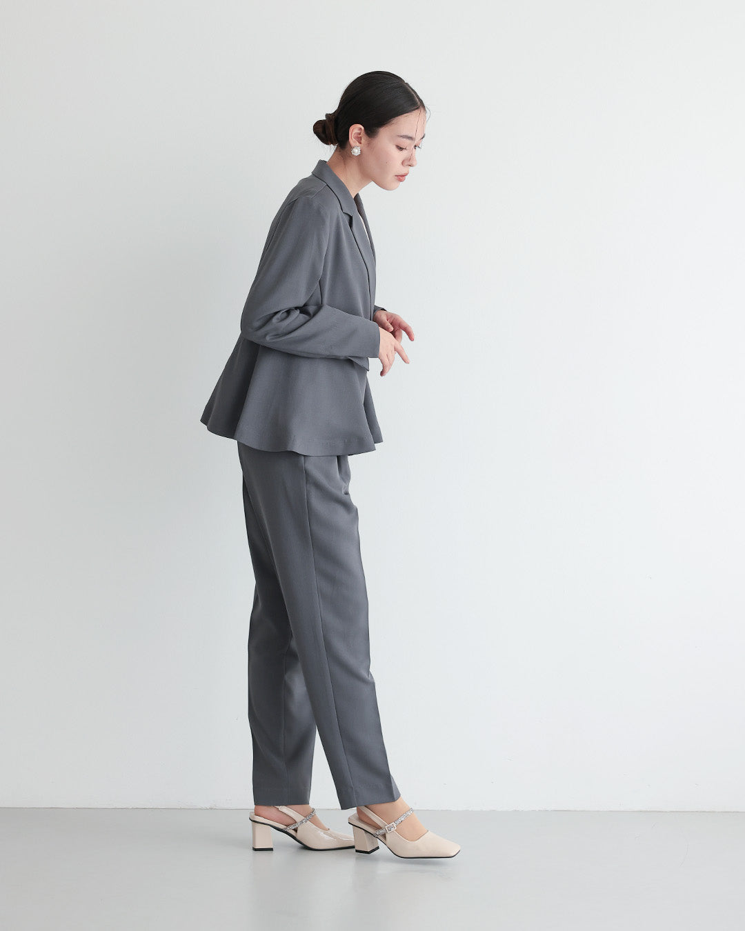 [ Placebo ] 【手洗いOK】サイドフレアセットアップスーツ  h125606 チャコール