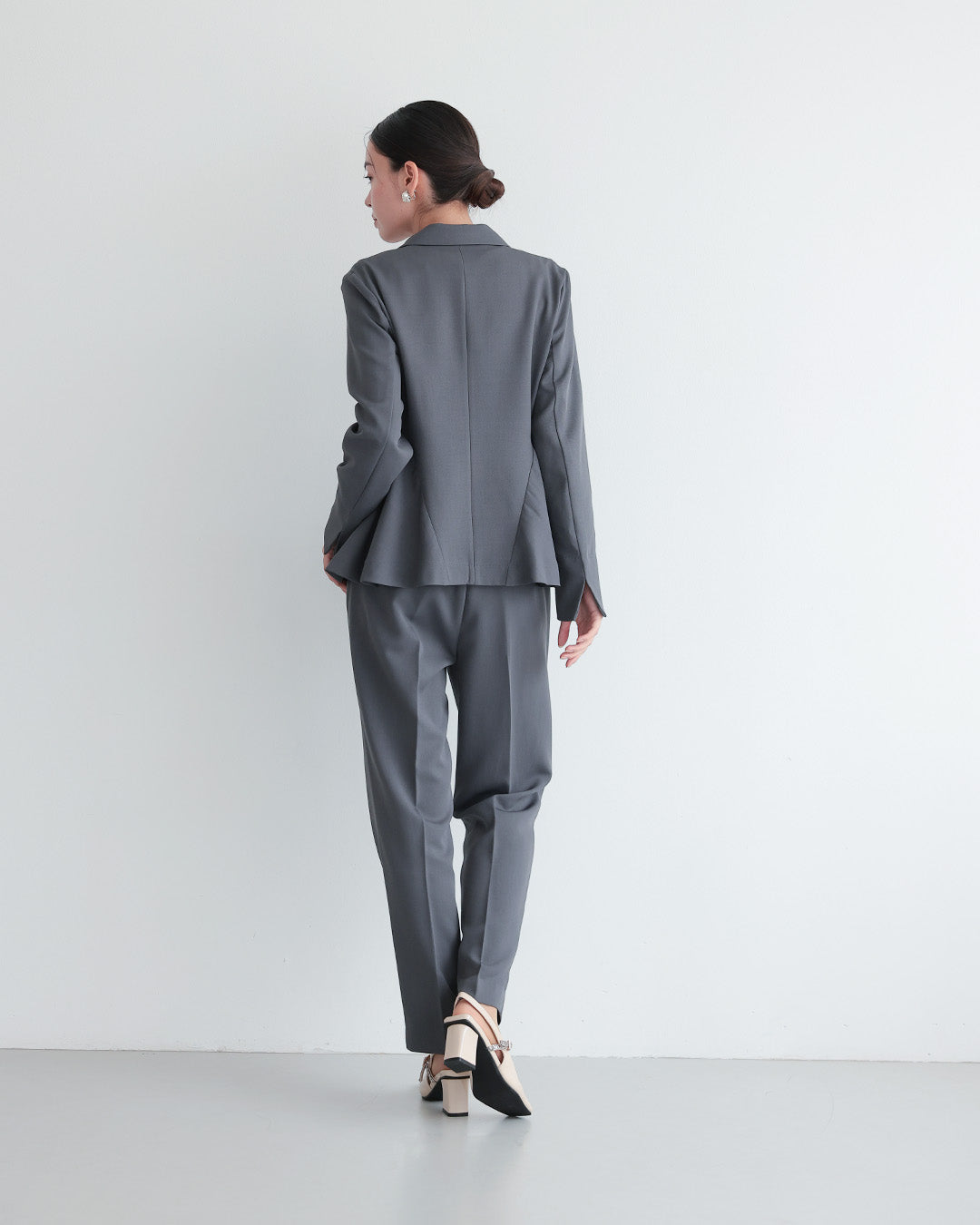 Placebo ] 【手洗いOK】サイドフレアセットアップスーツ h125606